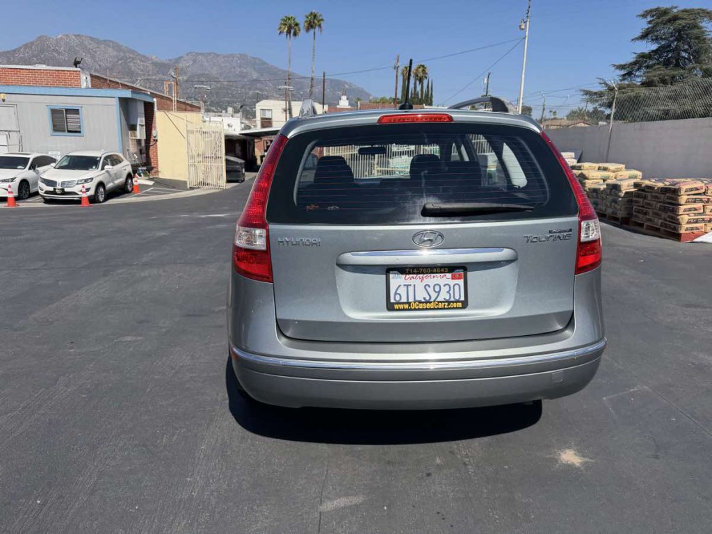 2011 Hyundai Elantra Image 4