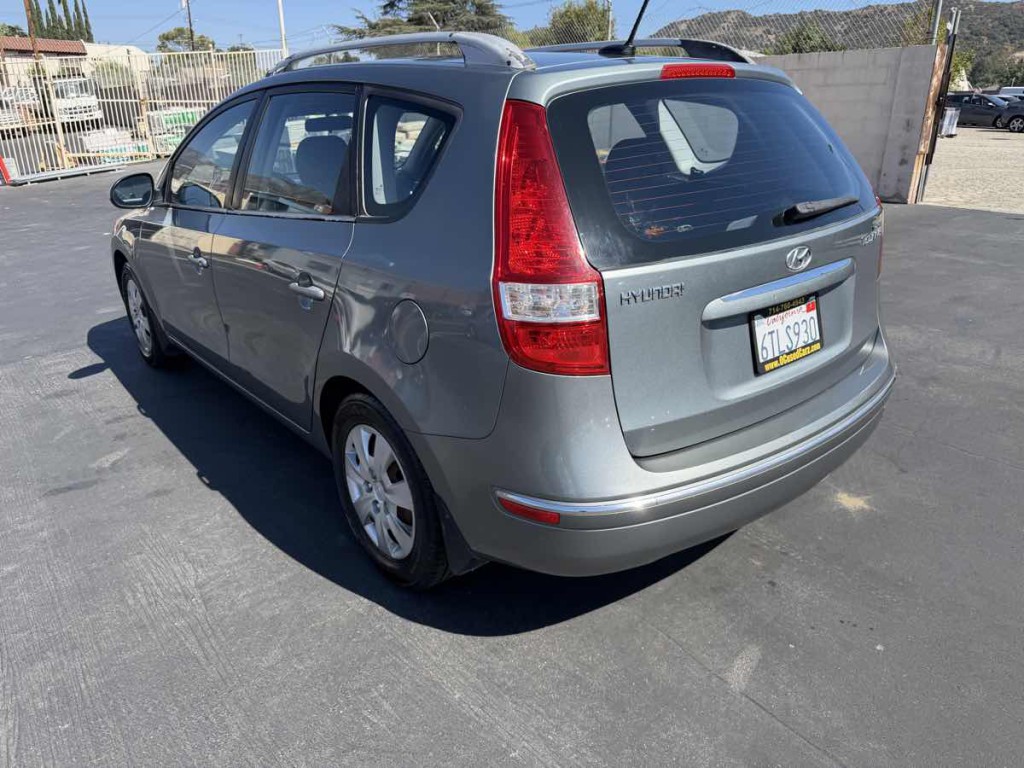 2011 Hyundai Elantra Image 5
