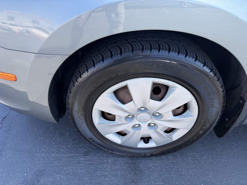 2011 Hyundai Elantra Image 7