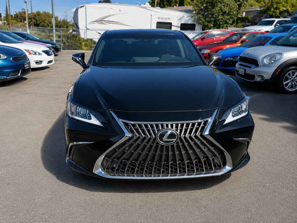 2023 Lexus ES 350 Image 2