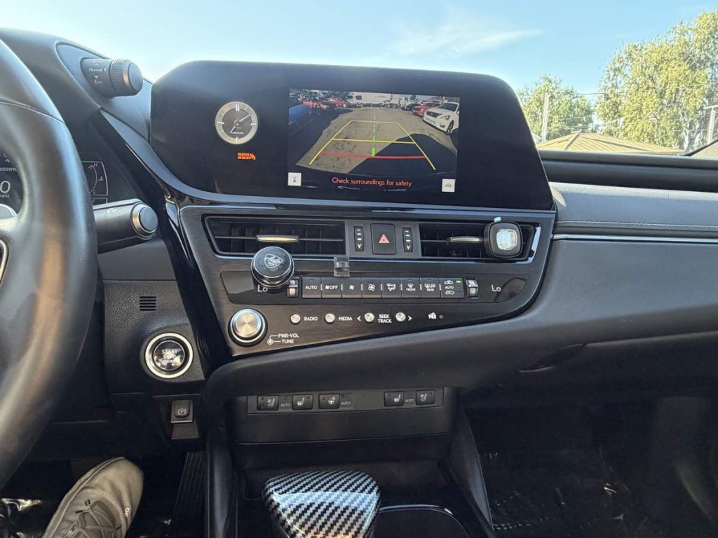 2023 Lexus ES 350 Image 10