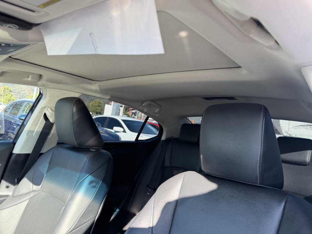 2023 Lexus ES 350 Image 13