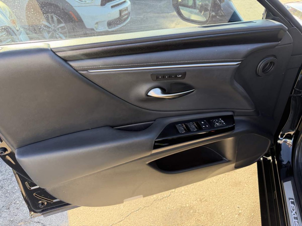 2023 Lexus ES 350 Image 25