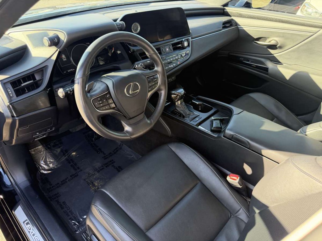 2023 Lexus ES 350 Image 26