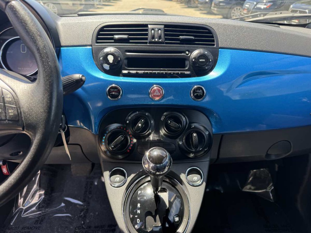 2015 FIAT 500 Image 10