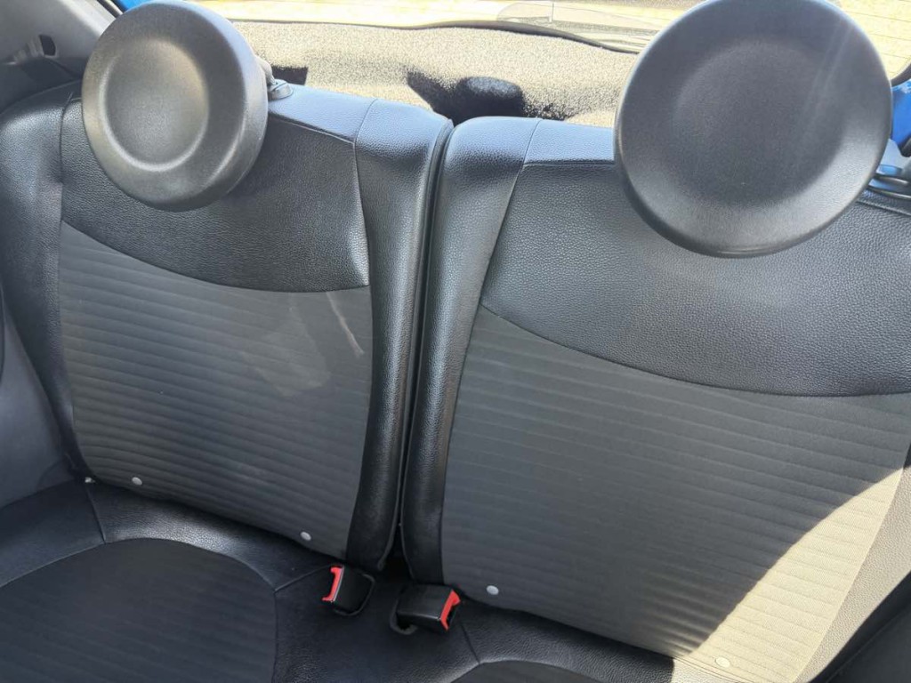 2015 FIAT 500 Image 17