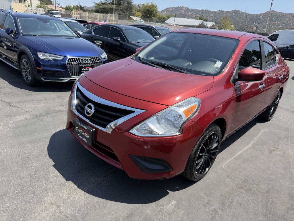 2018 Nissan Versa Image 5