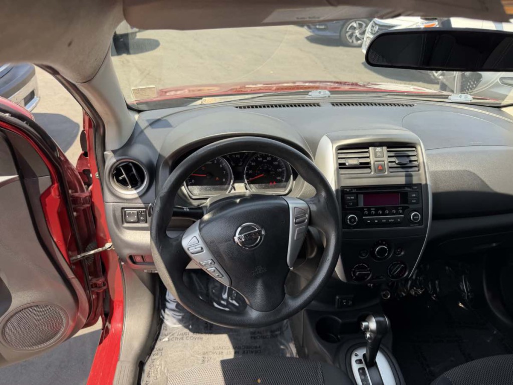 2018 Nissan Versa Image 9