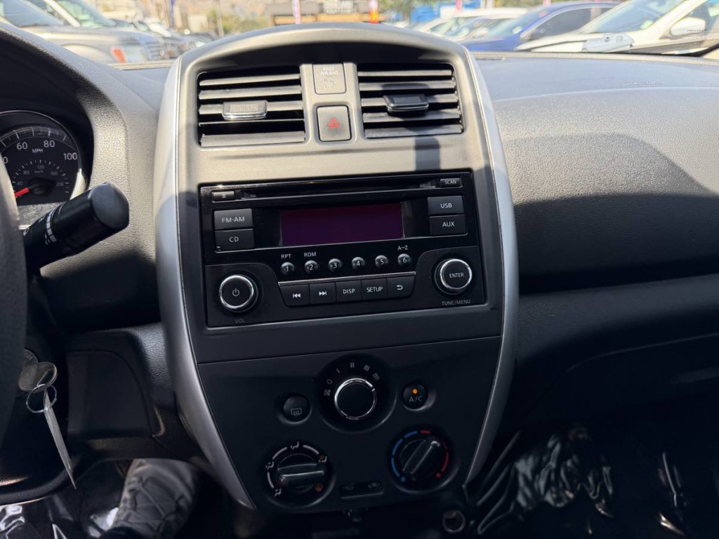 2018 Nissan Versa Image 10