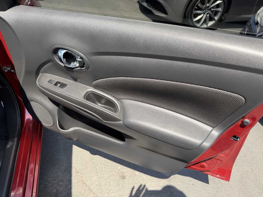 2018 Nissan Versa Image 13