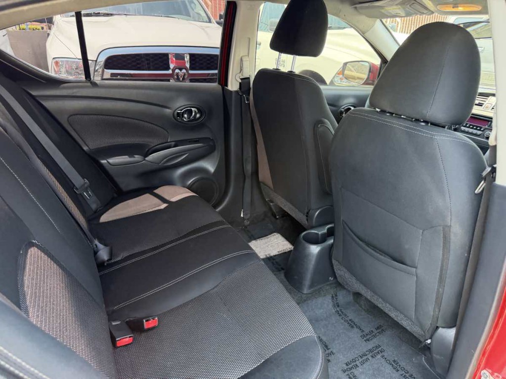 2018 Nissan Versa Image 14