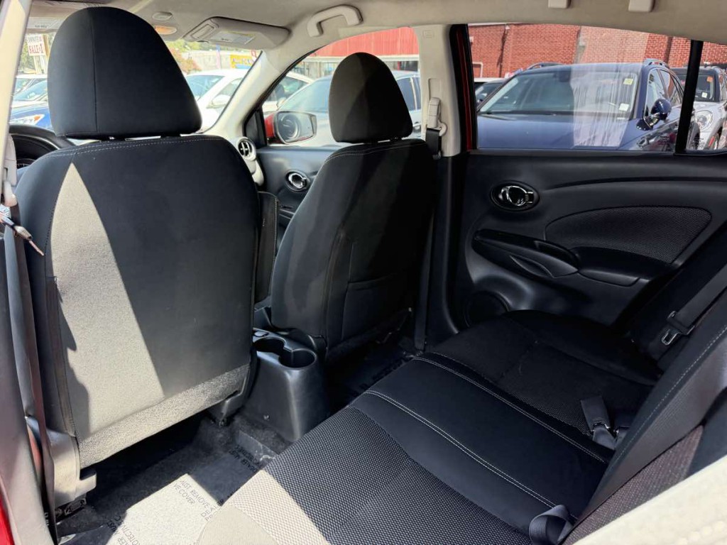2018 Nissan Versa Image 15