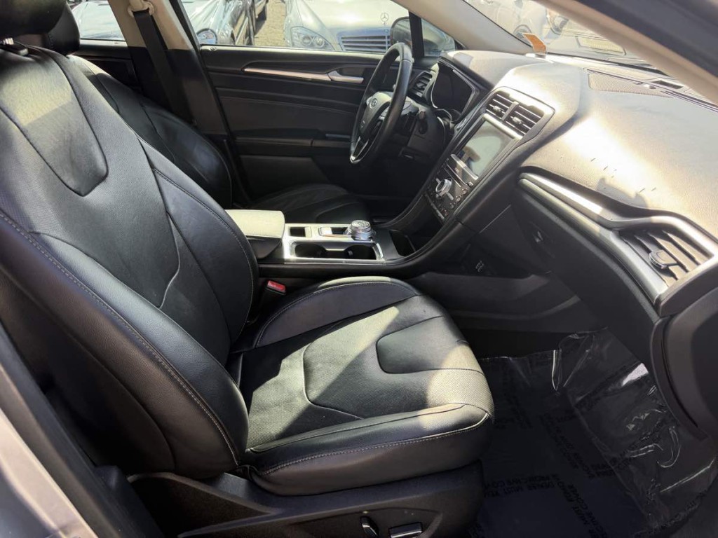 2020 Ford Fusion Image 10