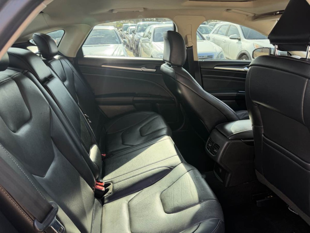 2020 Ford Fusion Image 11