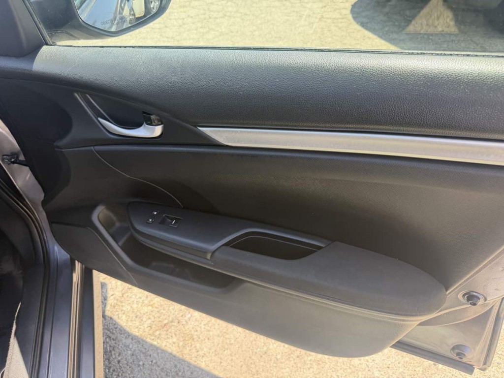 2016 Honda Civic Image 12