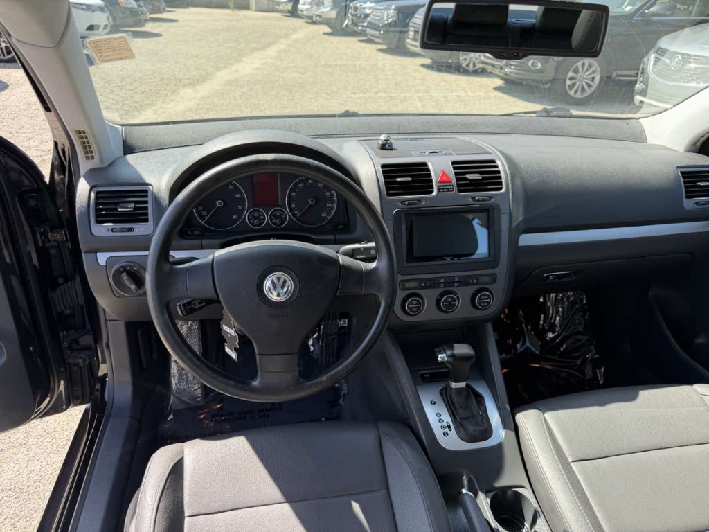 2005 Volkswagen Jetta Image 13