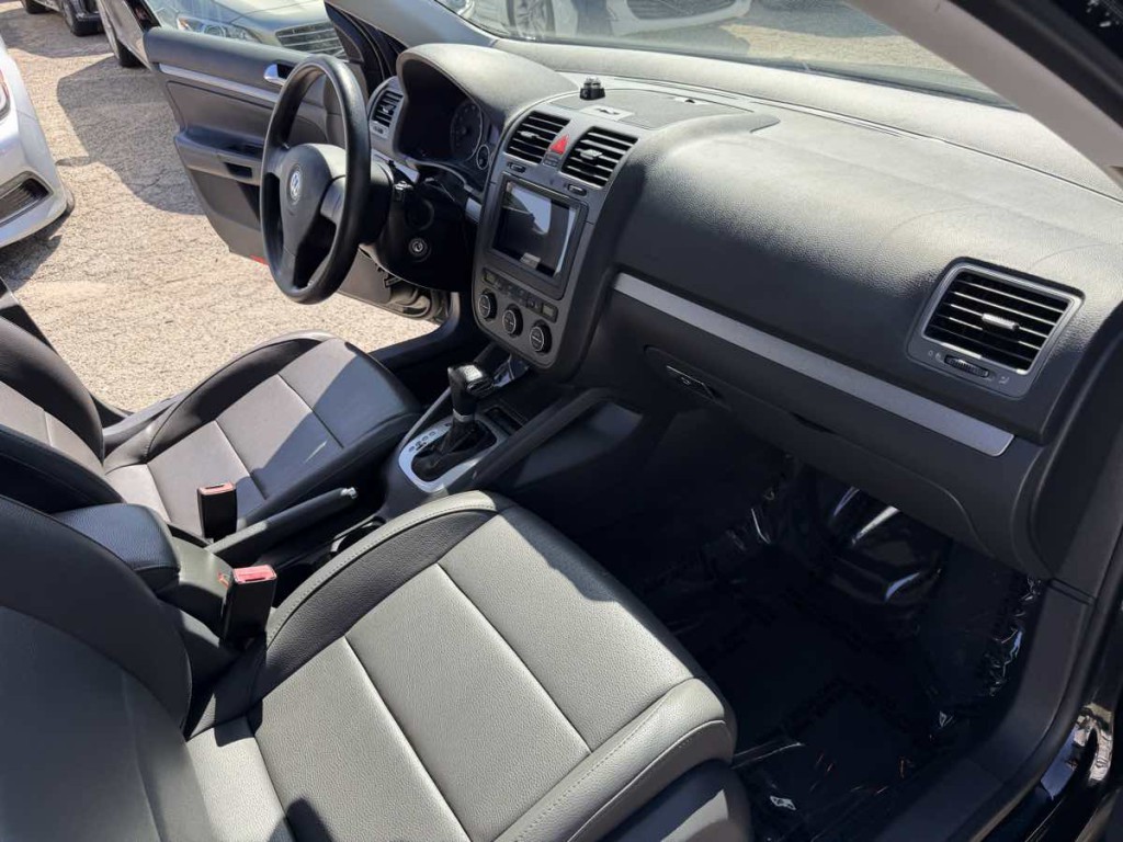 2005 Volkswagen Jetta Image 16