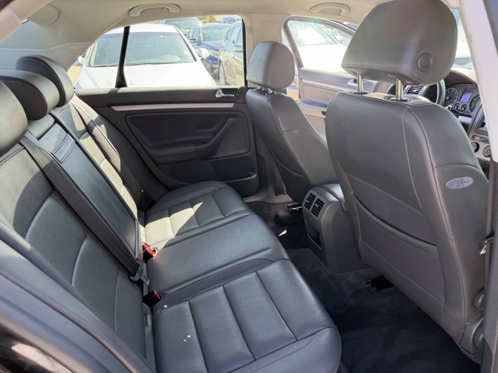 2005 Volkswagen Jetta Image 18