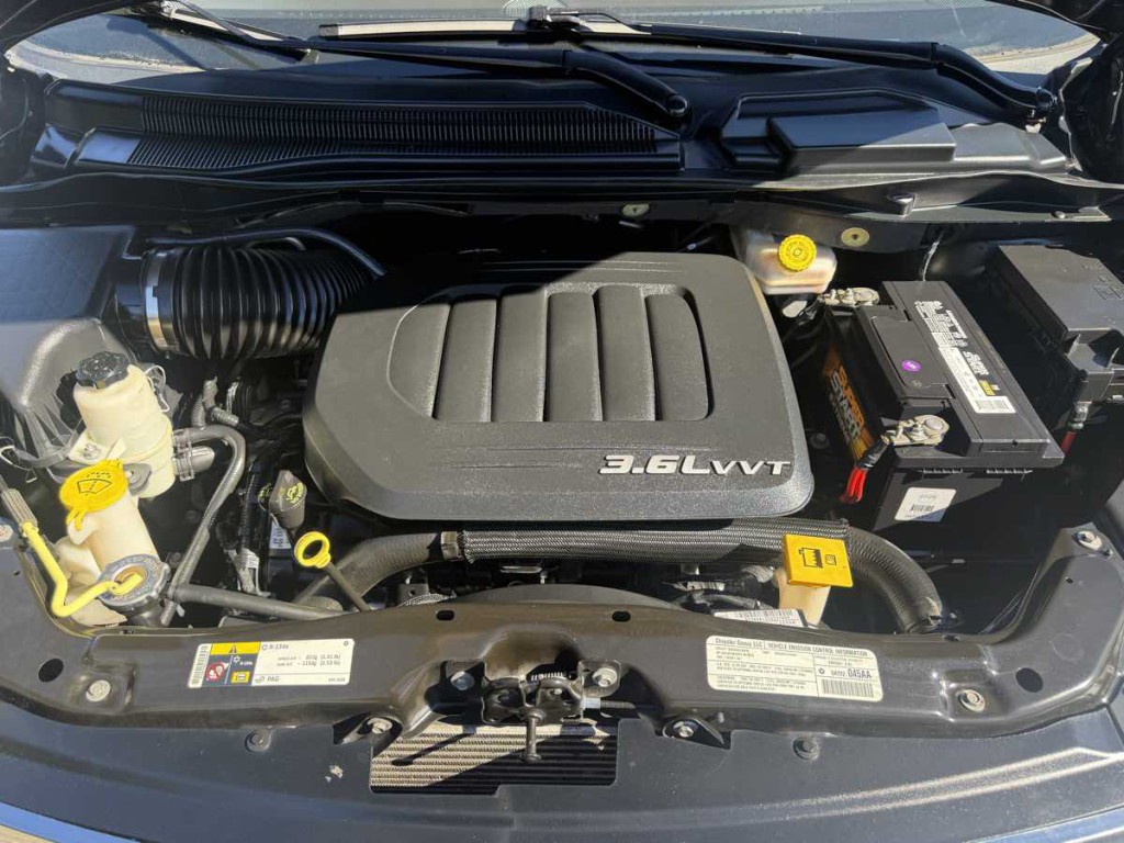 2013 Chrysler Town & Country Image 27