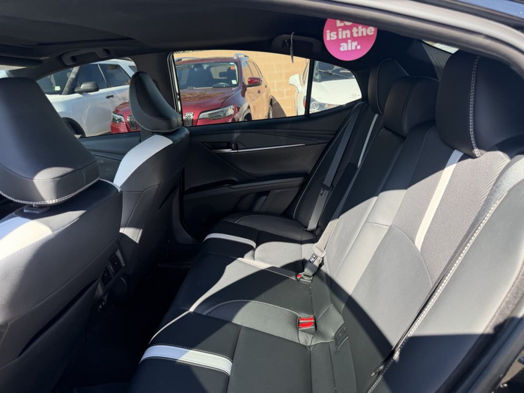 2025 Toyota Camry Image 18