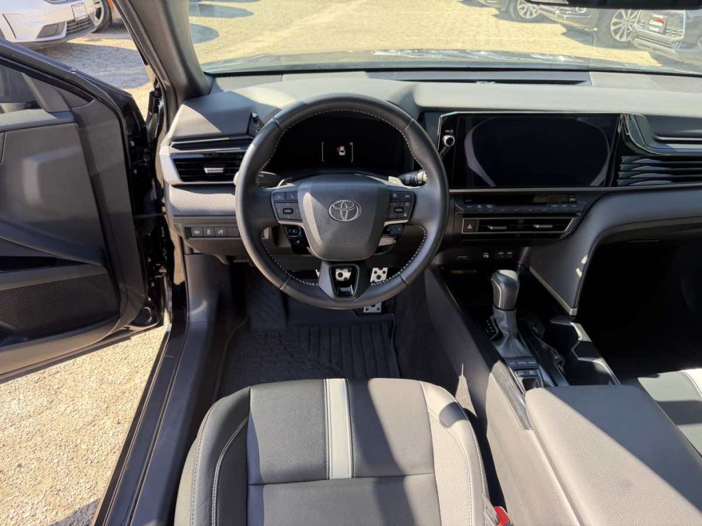 2025 Toyota Camry Image 11