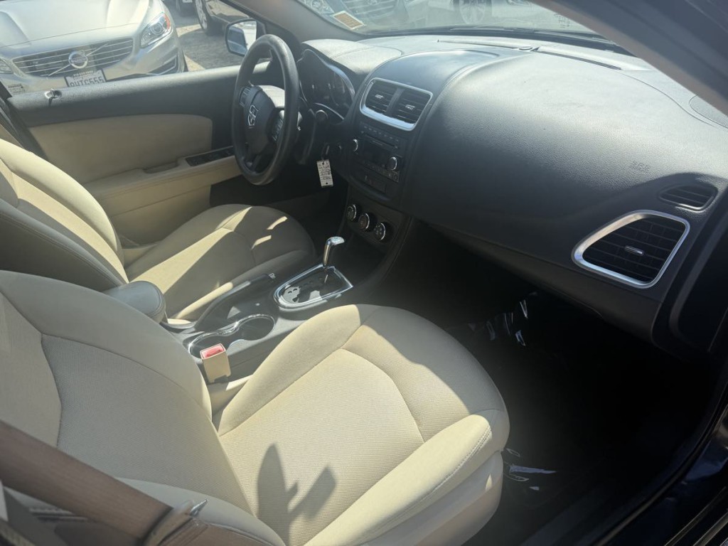 2014 Dodge Avenger Image 7