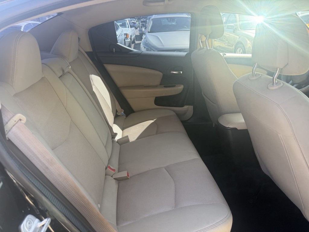 2014 Dodge Avenger Image 9