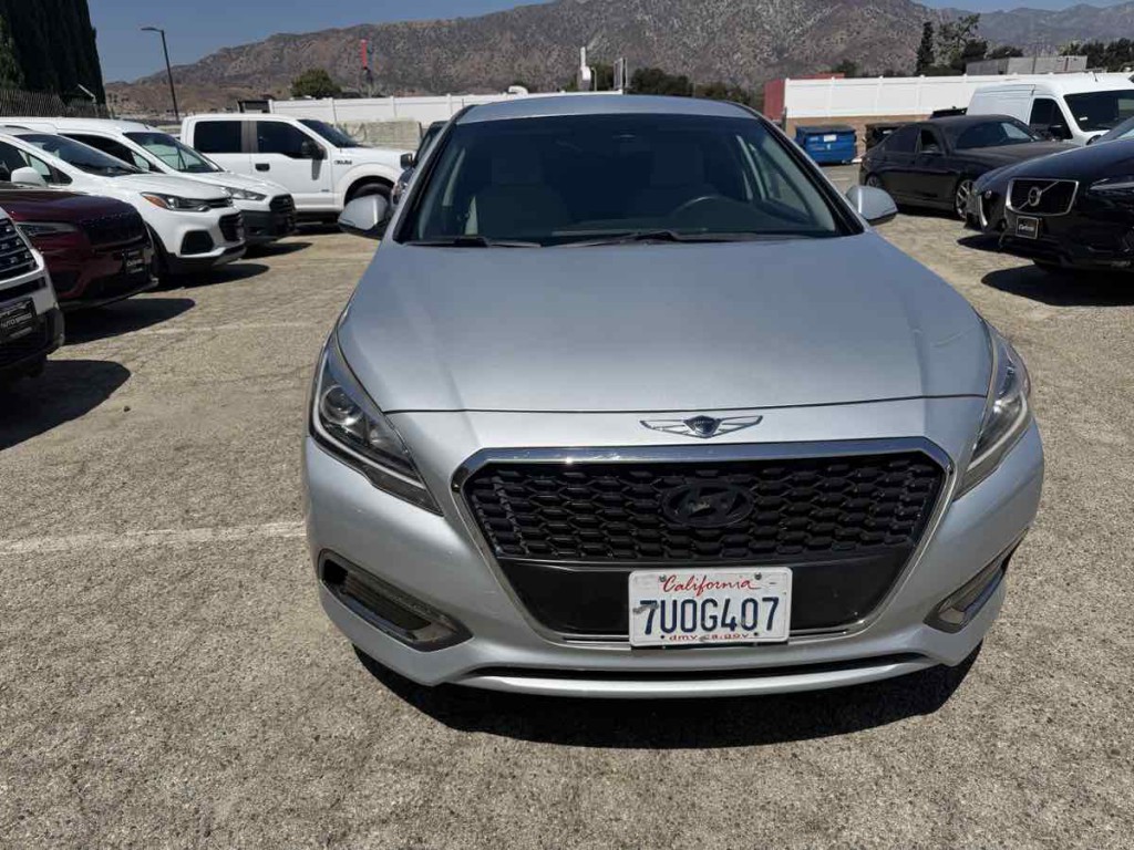 2017 Hyundai Sonata Image 2