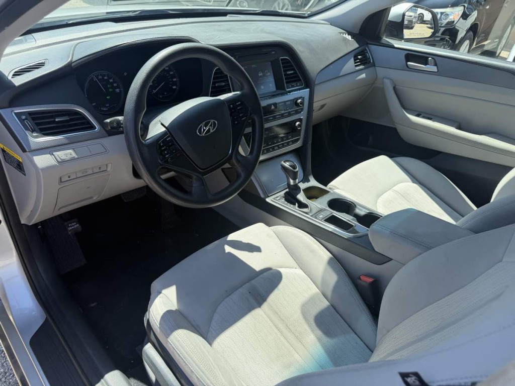 2017 Hyundai Sonata Image 10