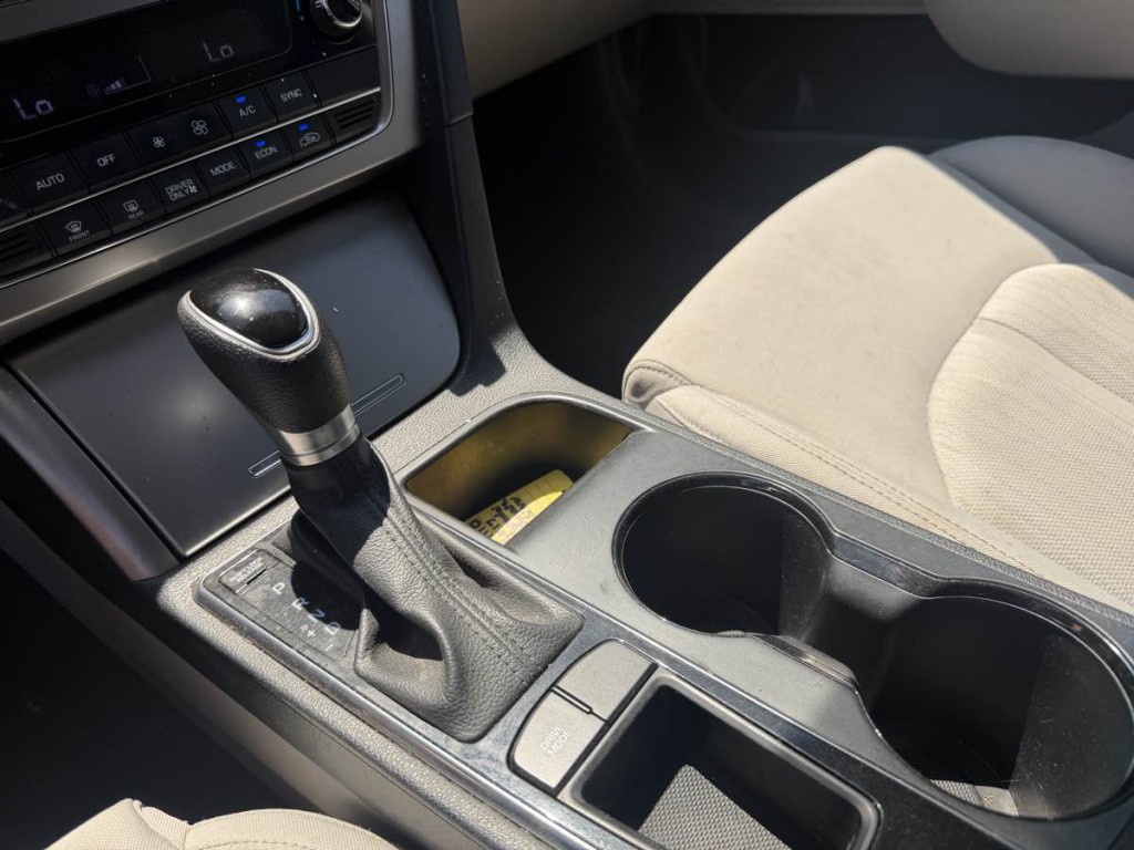2017 Hyundai Sonata Image 22