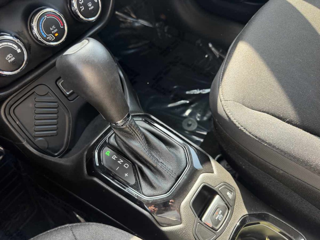 2017 Jeep Renegade Image 15