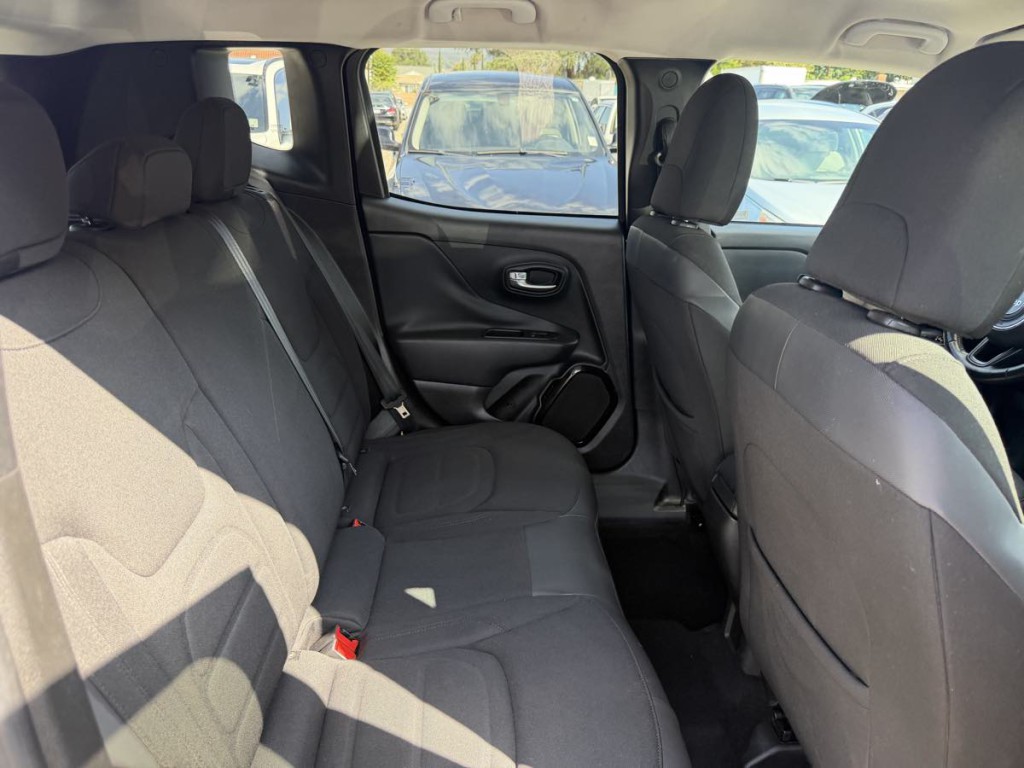 2017 Jeep Renegade Image 18