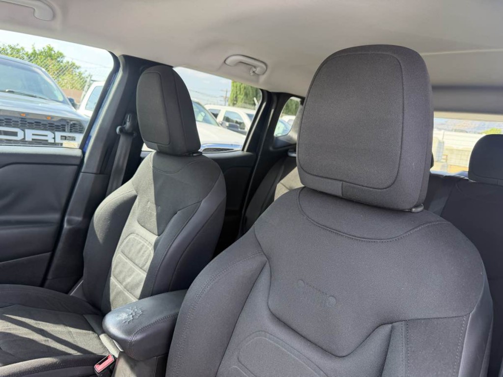 2017 Jeep Renegade Image 20