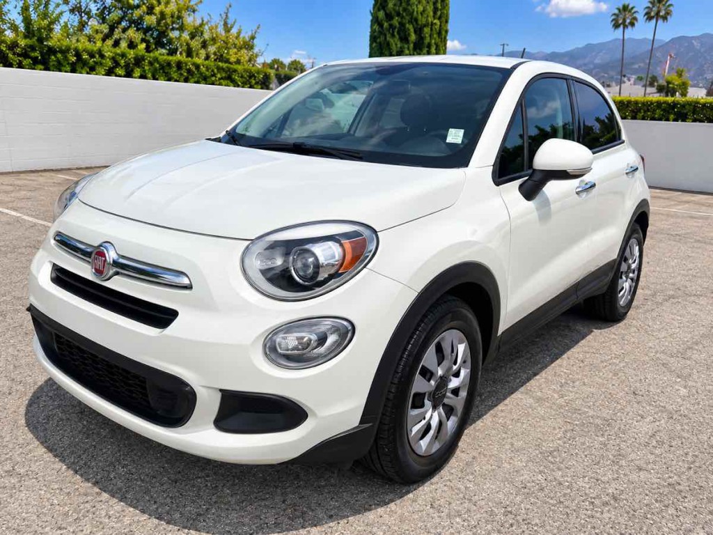 2016 FIAT 500 Image 2