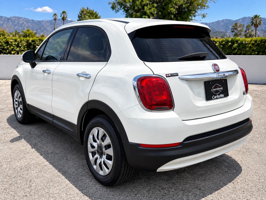 2016 FIAT 500 Image 4