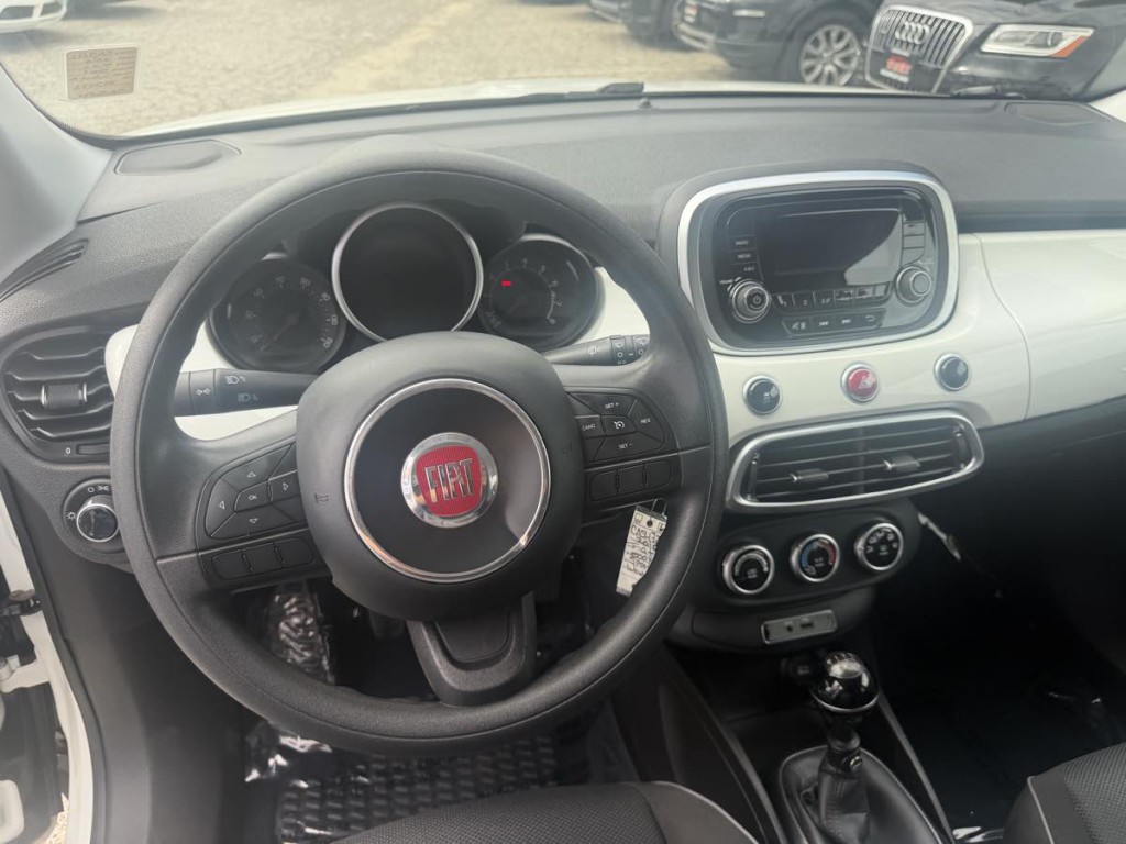 2016 FIAT 500 Image 10
