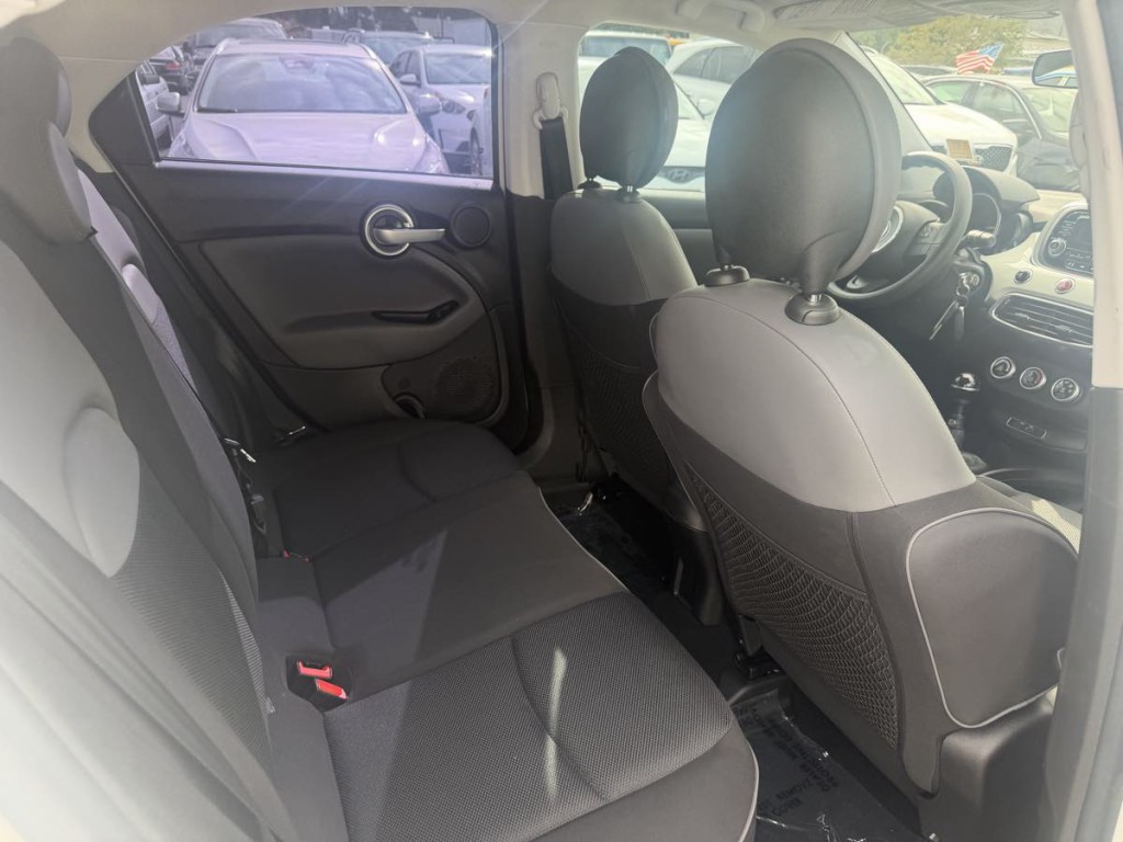 2016 FIAT 500 Image 12
