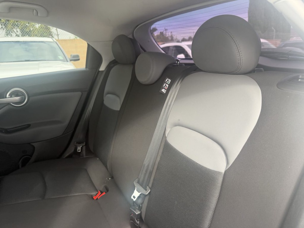 2016 FIAT 500 Image 18