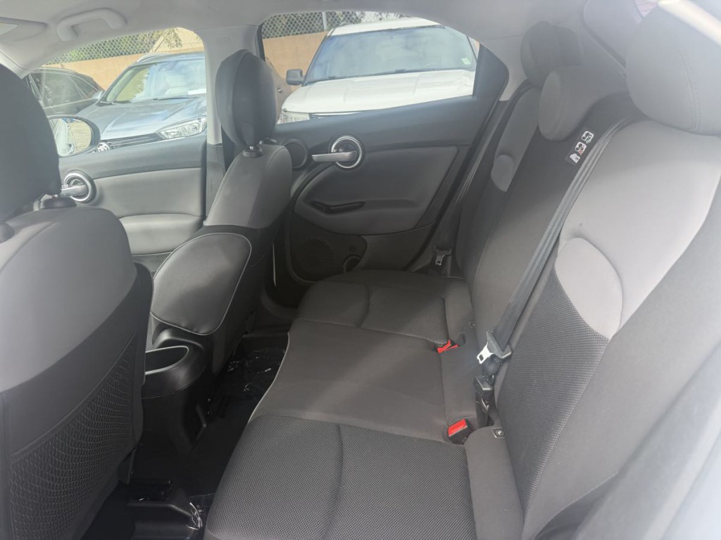 2016 FIAT 500 Image 20