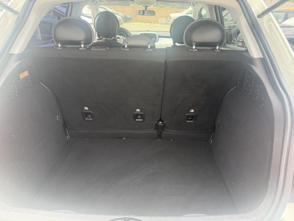 2016 FIAT 500 Image 21