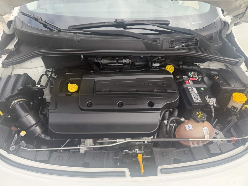 2016 FIAT 500 Image 25