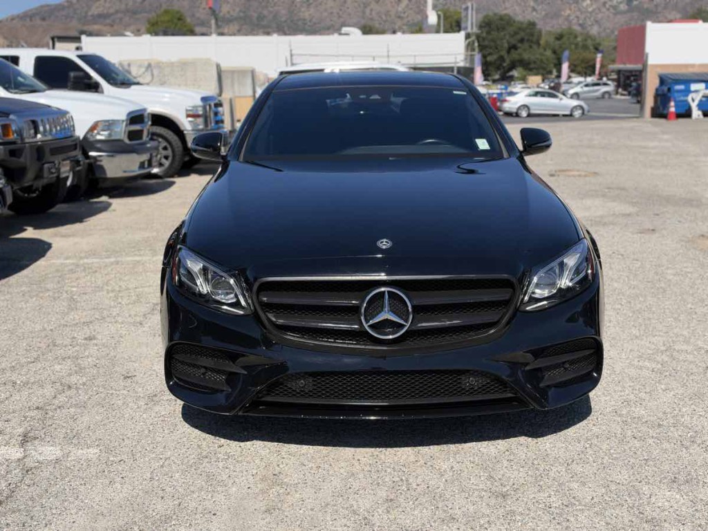 2018 Mercedes-Benz E-Class Image 3