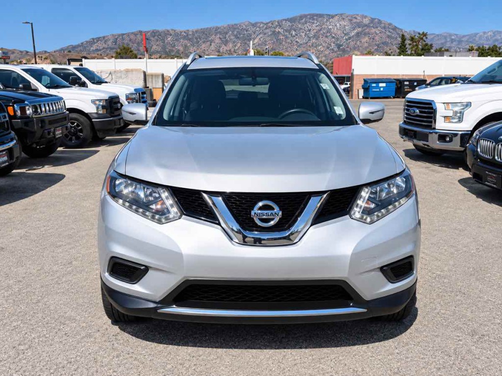 2016 Nissan Rogue Image 2