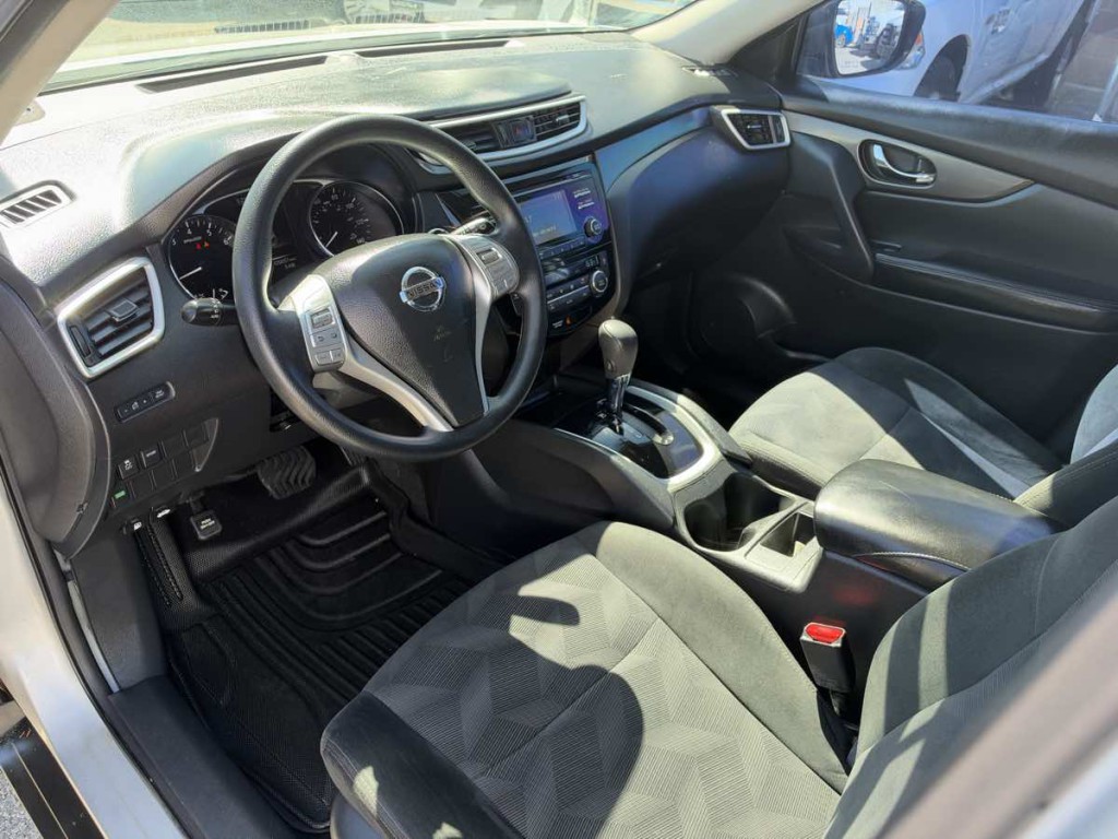 2016 Nissan Rogue Image 10