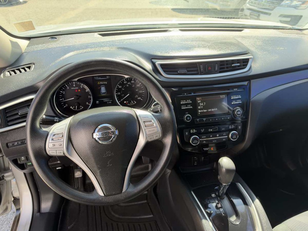 2016 Nissan Rogue Image 11
