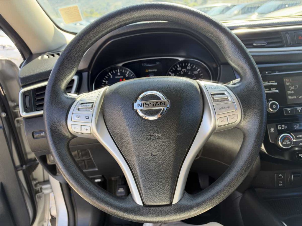 2016 Nissan Rogue Image 12