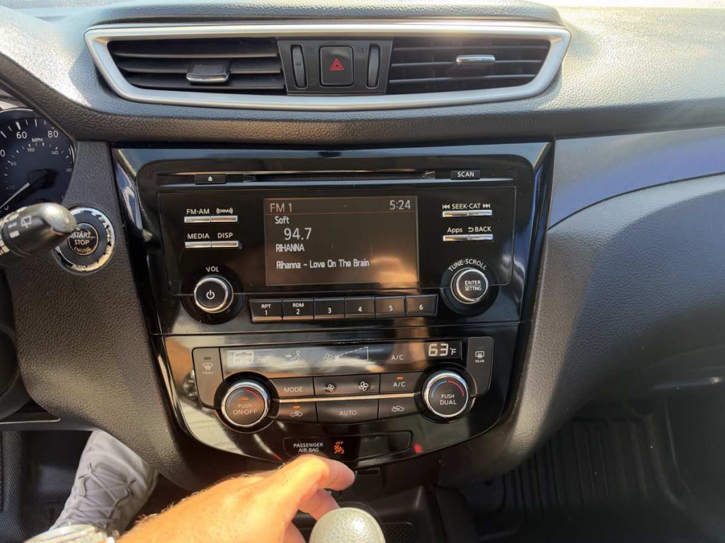 2016 Nissan Rogue Image 15