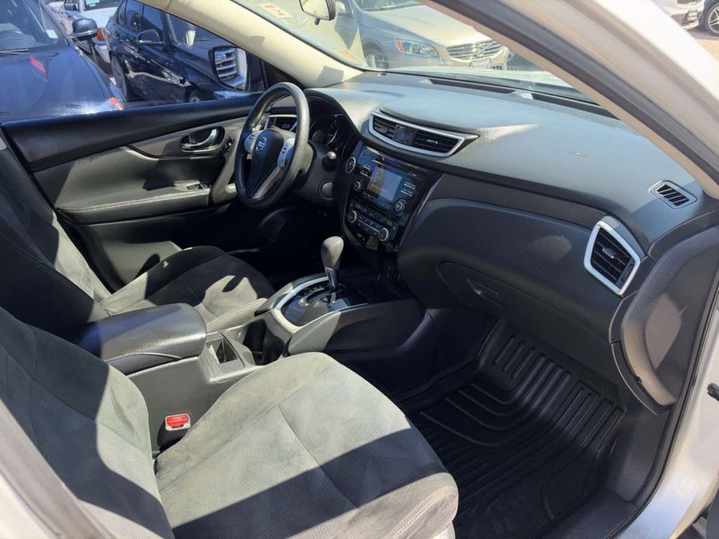 2016 Nissan Rogue Image 17