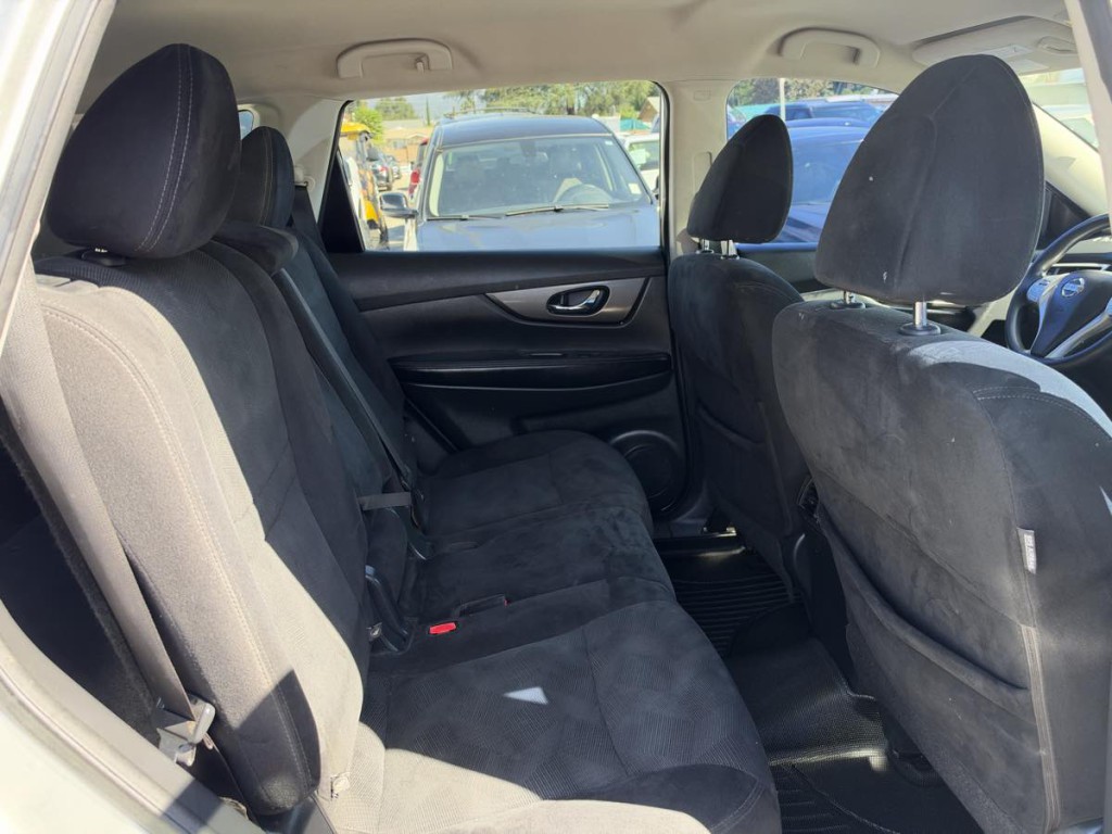 2016 Nissan Rogue Image 19
