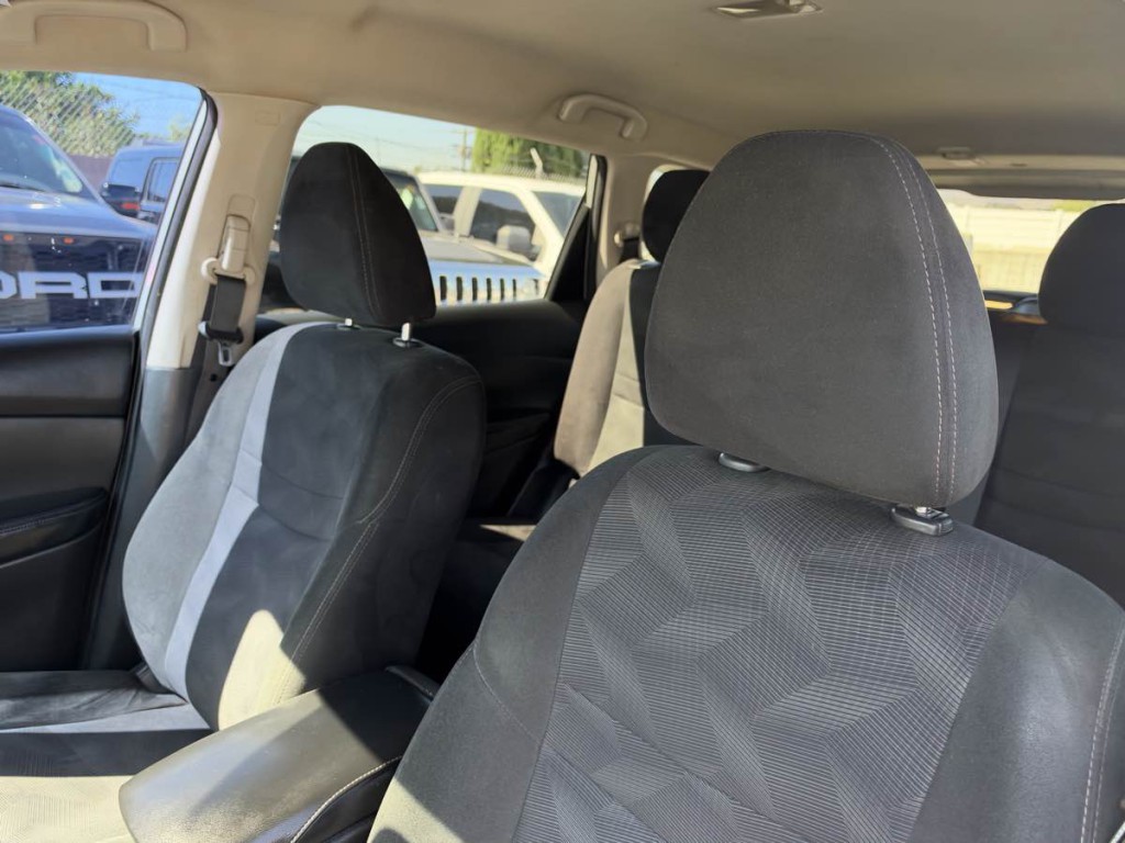 2016 Nissan Rogue Image 22